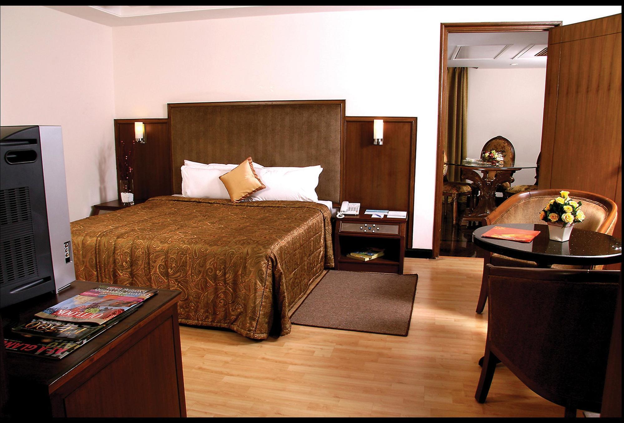 Green Park Chennai Exterior foto A room at the Taj Bengal