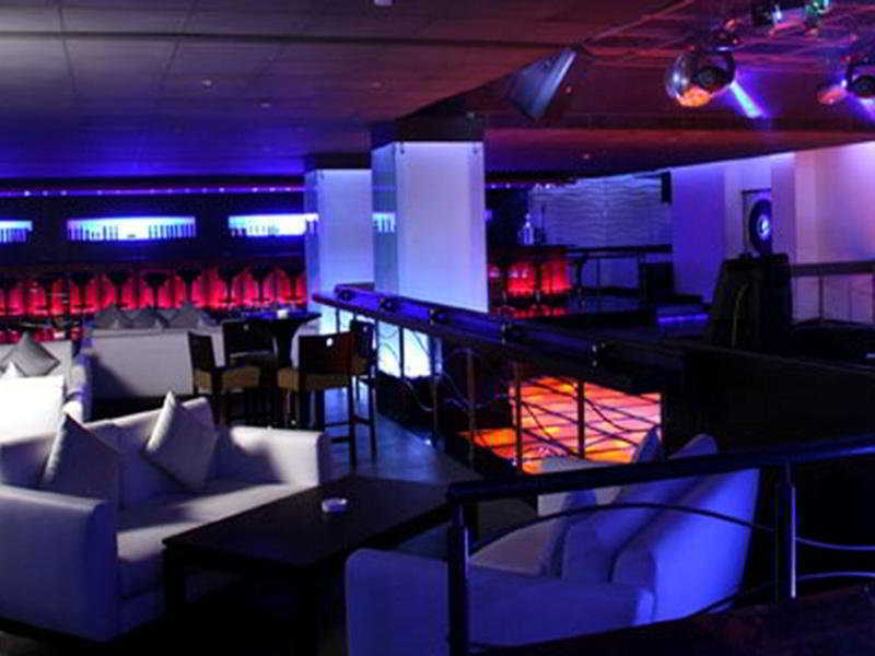 Green Park Chennai Exterior foto The interior of the nightclub