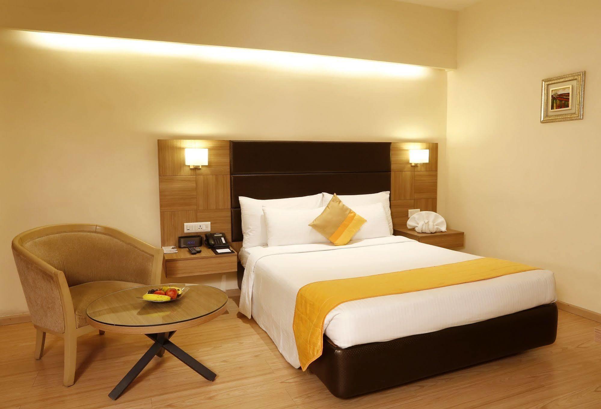 Green Park Chennai Exterior foto A room at the hotel
