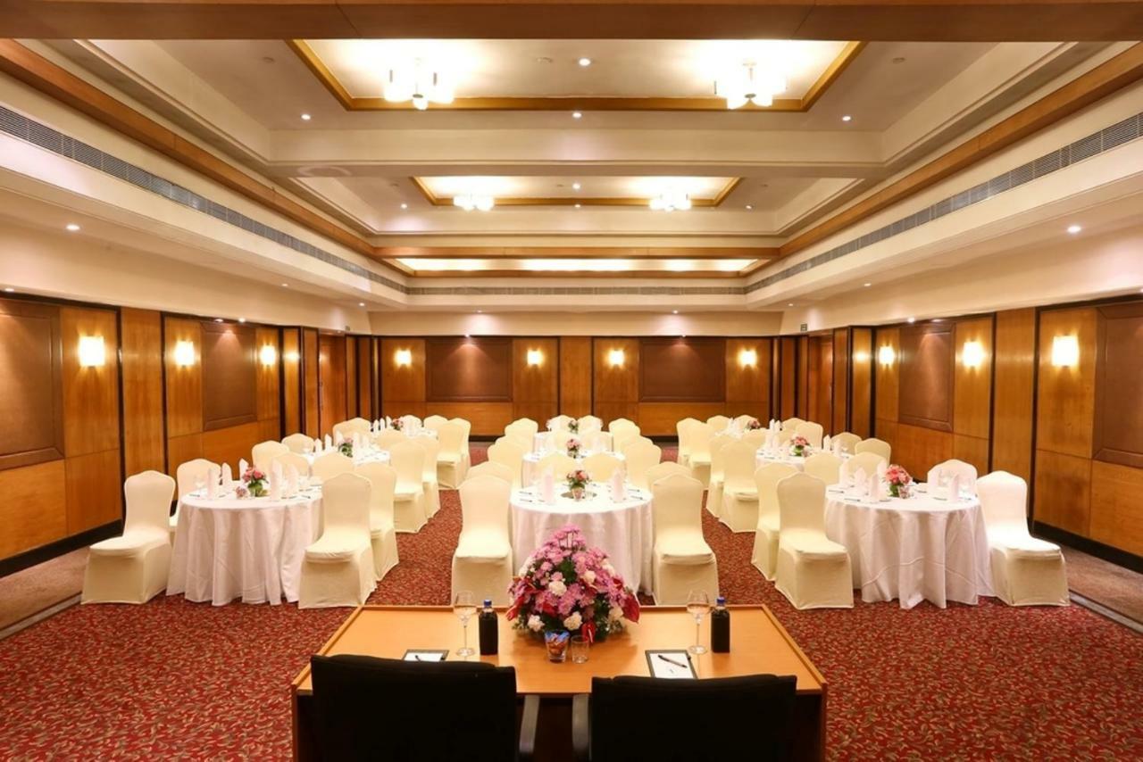 Green Park Chennai Exterior foto The Royal