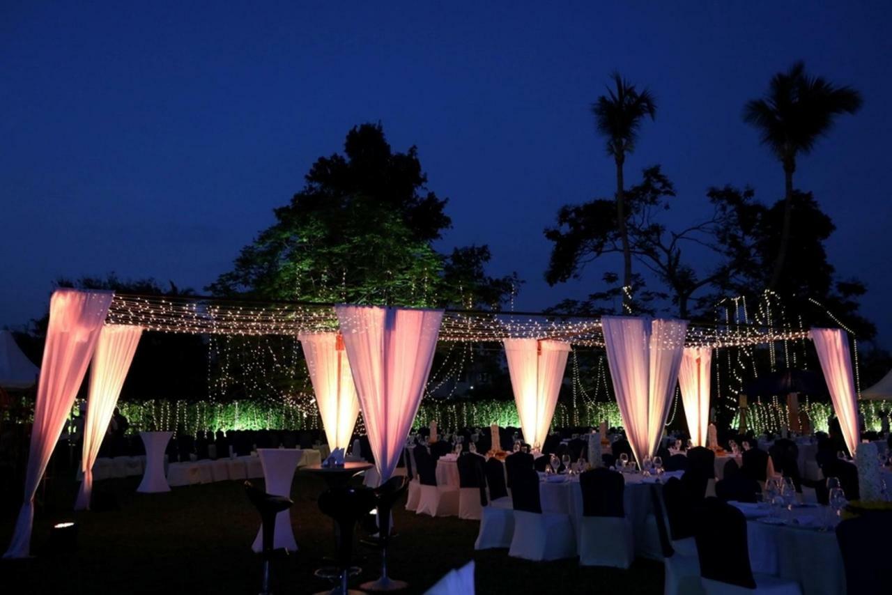 Green Park Chennai Exterior foto A wedding reception at the Taj Bengal